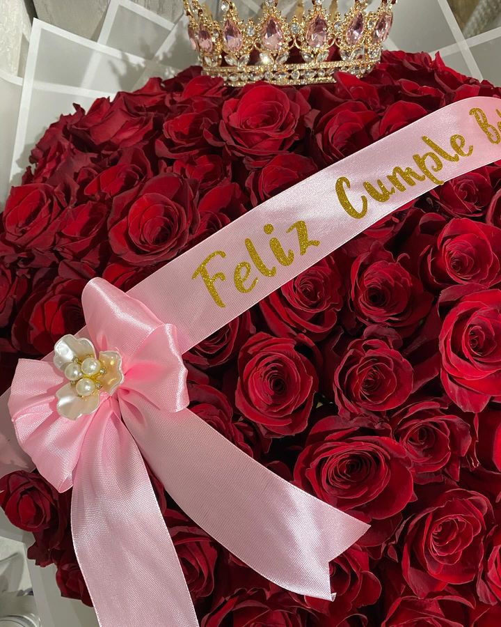 Feliz Cumple, red with tiara